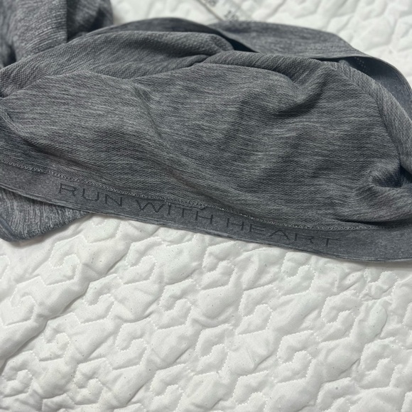 Lululemon Size 10 Swiftly Tech Run
Racerback Heathered Gray Tank Top Shirt - Picture 7 of 16
